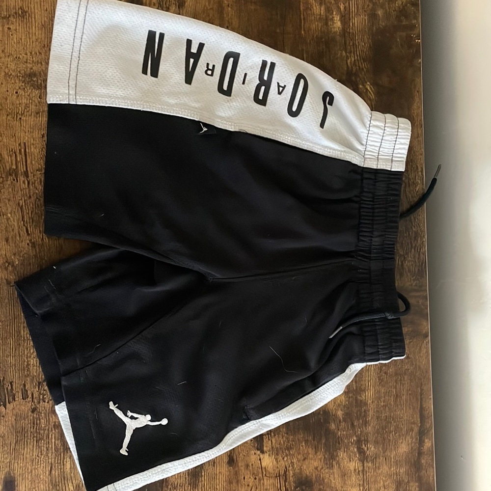 small boy air jordan shorts black and white
